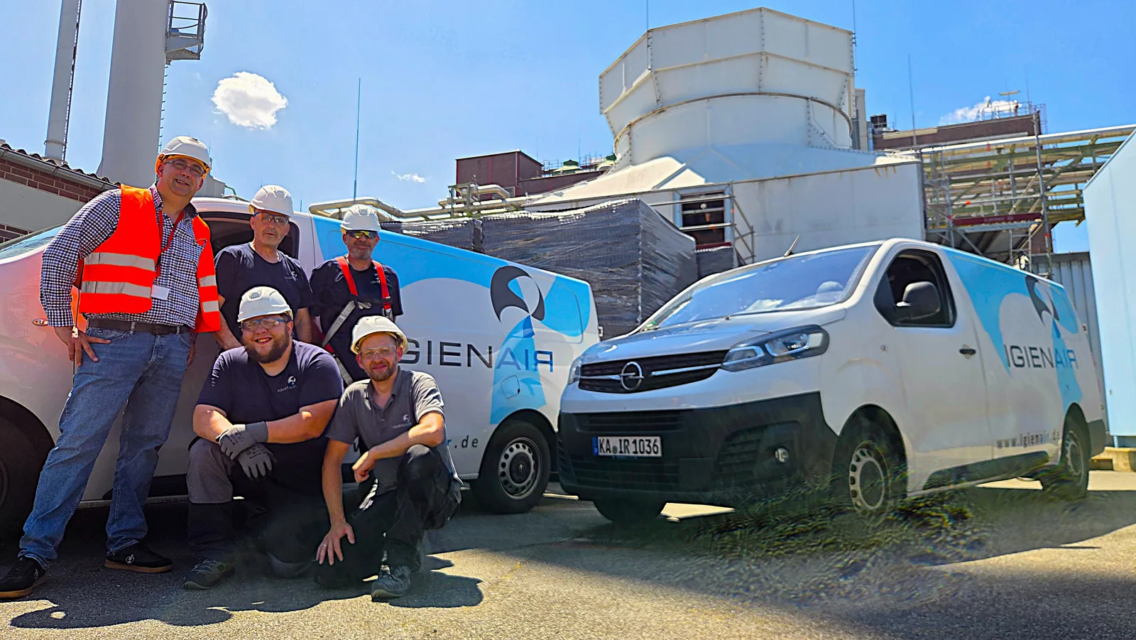 Igienair-Team vor Ort an der Kühlturmanlage